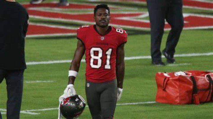 Antonio Brown Fires Back At Lena The Plug, Who Claimed She's A Married