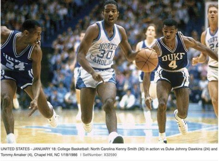 Kenny Smith Ditches Shirt For Beach Day With Bikini Beauty Primenewsprint