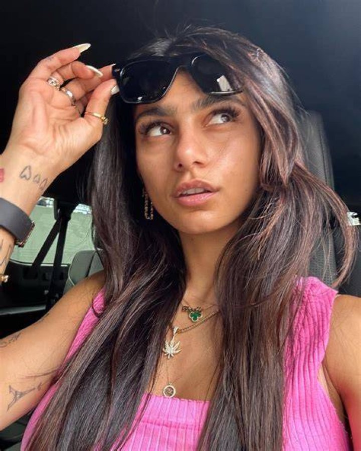 mia on Twitter "at your service how&rsquo;s your friday 😚😝 https//t.co