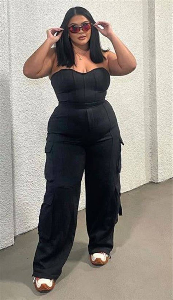 Pinterest Thick girls outfits, Wide hip women, Curvy outfits